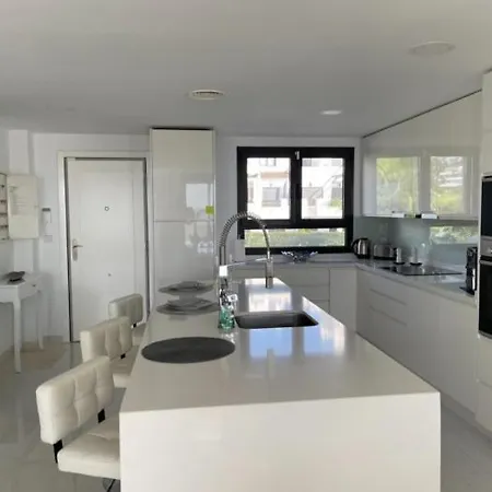 Apartment Modern 3 Bed With Sea Views Pool
