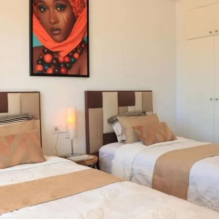 Modern 3 Bed With Sea Views Pool Apartment *